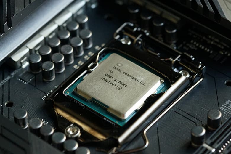 Intel извинилась перед своими клиентами и партнёрами Intel извинилась перед своими клиентами и партнёрами