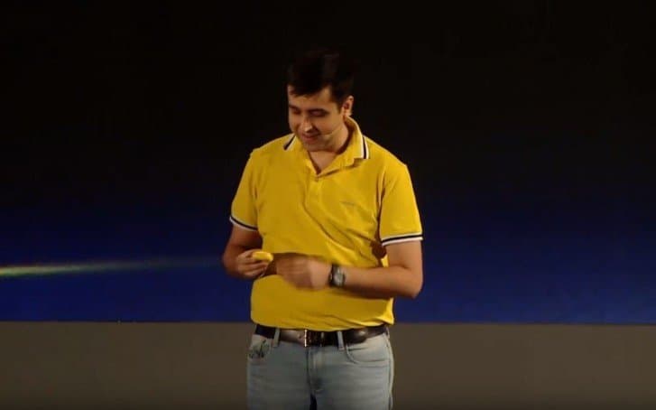 Realme мельком показала конкурента Apple AirPods или Xiaomi Airdots