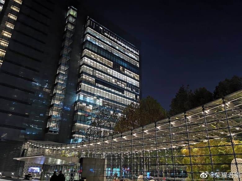 Первое ночное фото на Honor V30