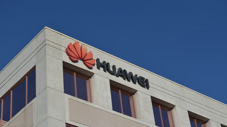 Администрация президента США утверждает, что компании Huawei и Hikvision принадлежит китайским военными или управляются ими