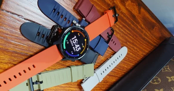 Xiaomi Watch Color на живых фото со сменными ремешками Xiaomi Watch Color на живых фото со сменными ремешками