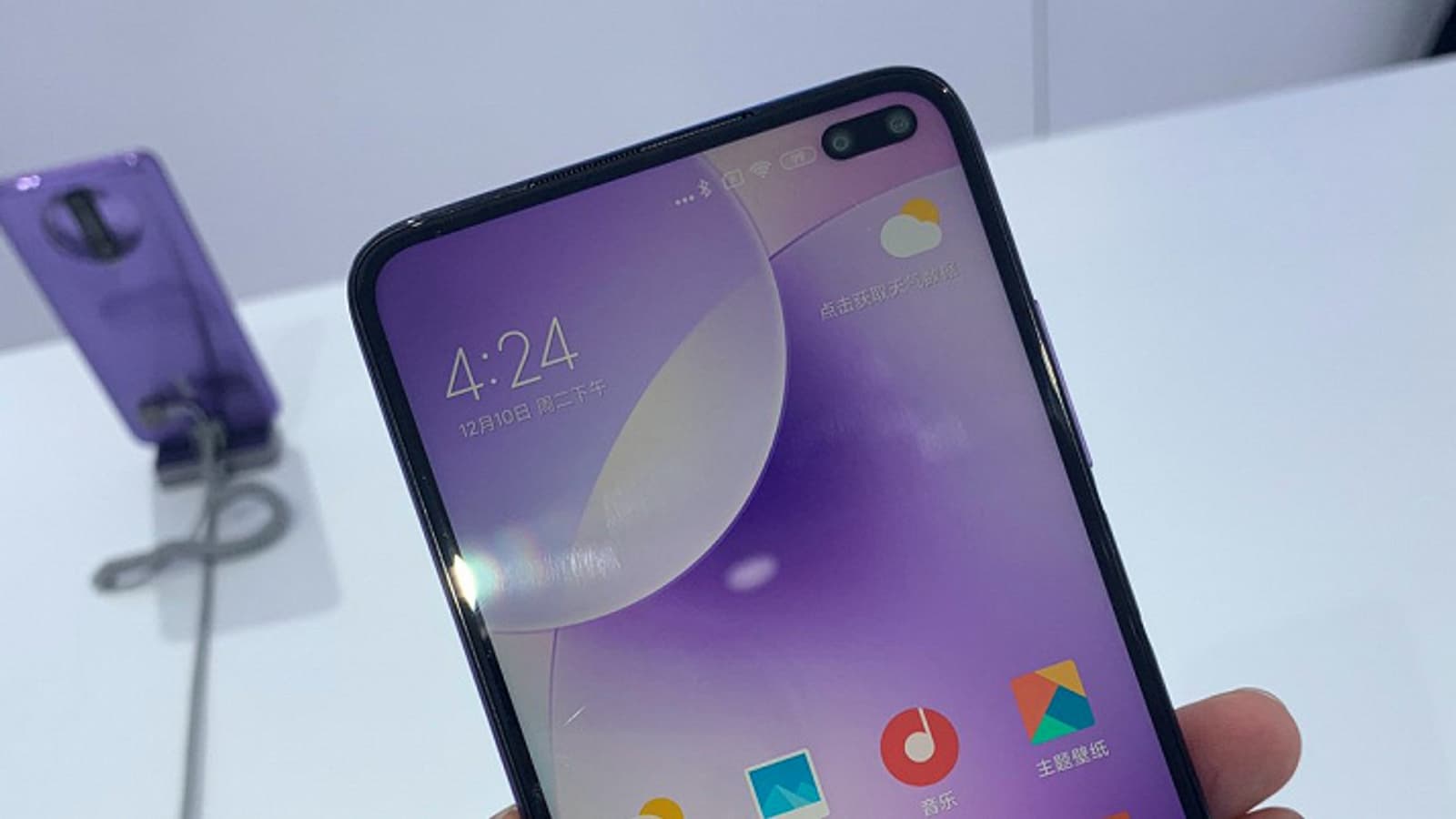 Рекордно дешевый 5G-смартфон Redmi K30 позирует на живых фото сразу после анонса