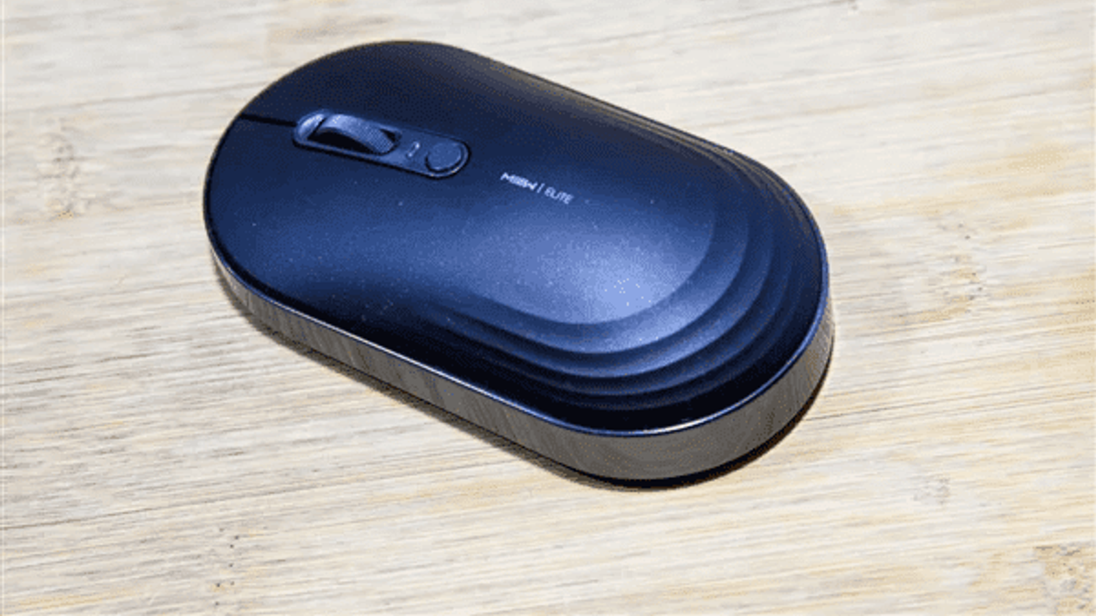 Xiaomi представила умную механическую клавиатуру с голосовым набором