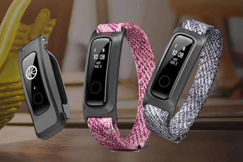 В России представлен неоправданно дорогой умный браслет Honor Band 5 Sport