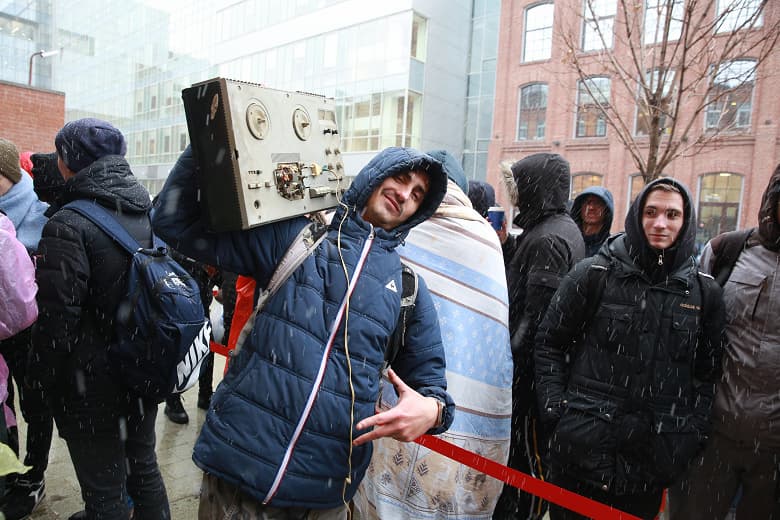 Очередь дня: более тысячи человек выстроилось за новым продуктом Яндекса