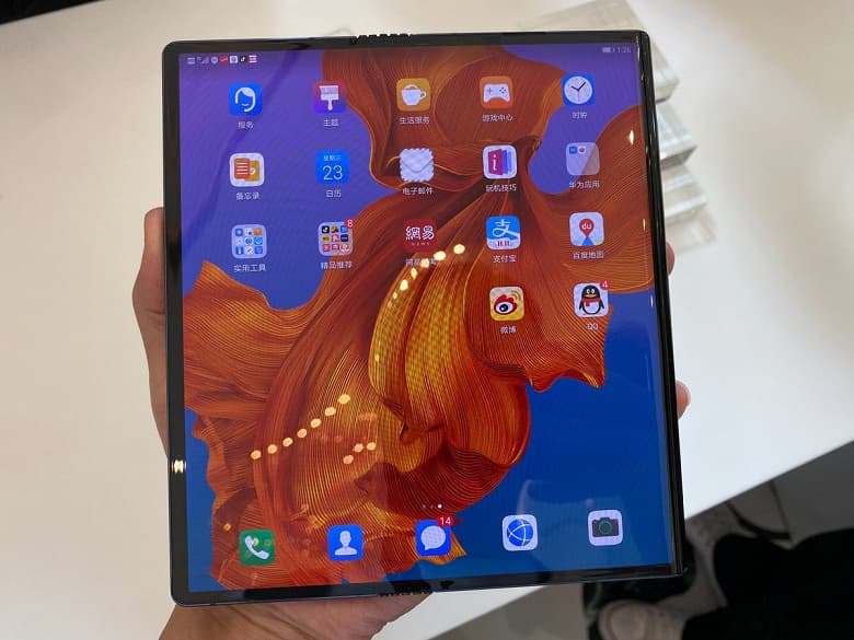 За инновационными экранами теперь идут не к Samsung