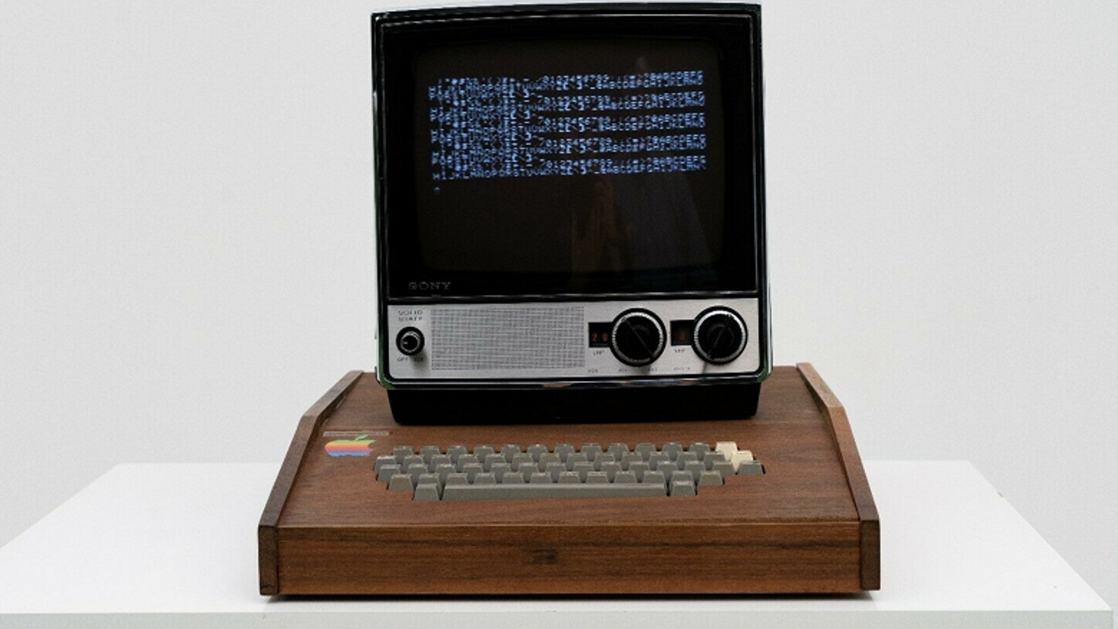 Почти 2 млн долларов за компьютер Apple