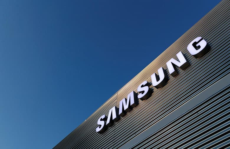 Странные будни Samsung: продажи и прибыль падают, рыночная стоимость растет