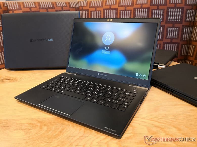 Новейший шестиядерный процессор Intel, магниевый корпус массой 870 г и нормальный набор портов — это ноутбук мечты? Новейший шестиядерный процессор Intel, магниевый корпус массой 870 г и нормальный набор портов — это ноутбук мечты?