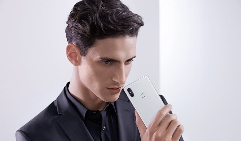 Керамический премиальный Xiaomi подешевел более чем вдвое Керамический премиальный Xiaomi подешевел более чем вдвое