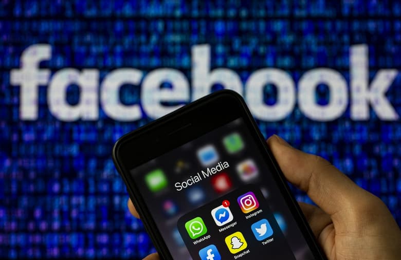 Популярный мессенджер WhatsApp на время избавился от угрозы рекламы