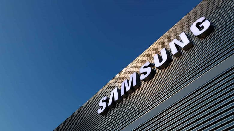 Крупнейший магазин Samsung закрыли из-за коронавируса Крупнейший магазин Samsung закрыли из-за коронавируса