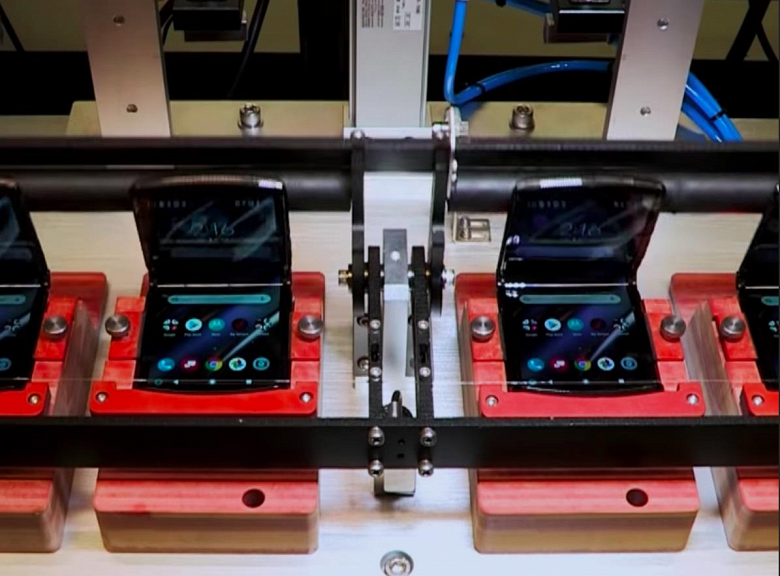 «Вы направильно его тестировали». Официальный комментарий по поводу 27 000 сгибаний Motorola Razr 2019