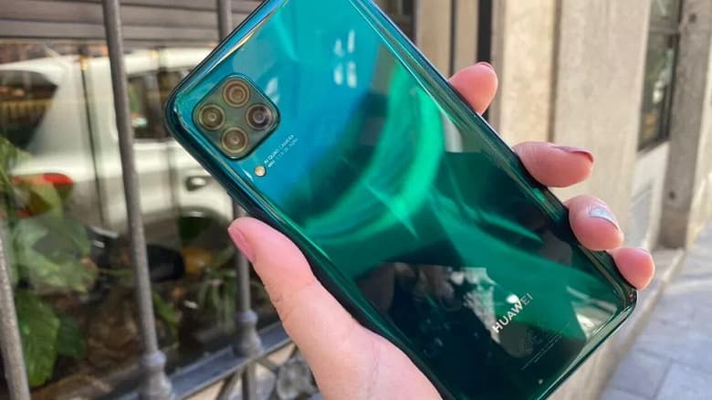 Представлен Huawei P40 Lite: производительная платформа, квадрокамера, дизайн, как у iPhone, но без сервисов Google