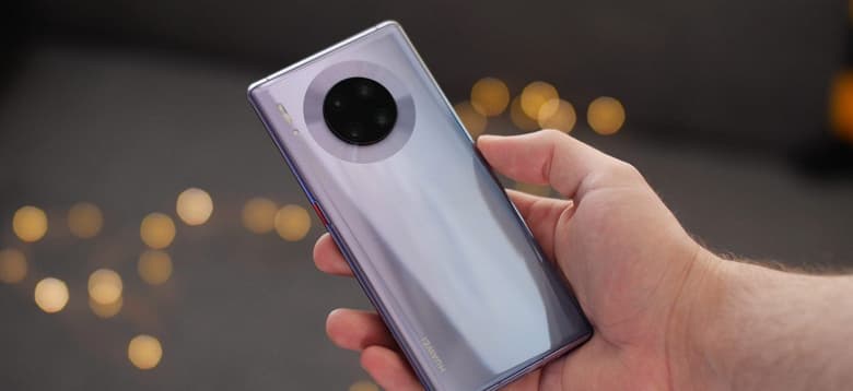 За покупку Huawei Mate 30 Pro в Европе дают часы и наушники
