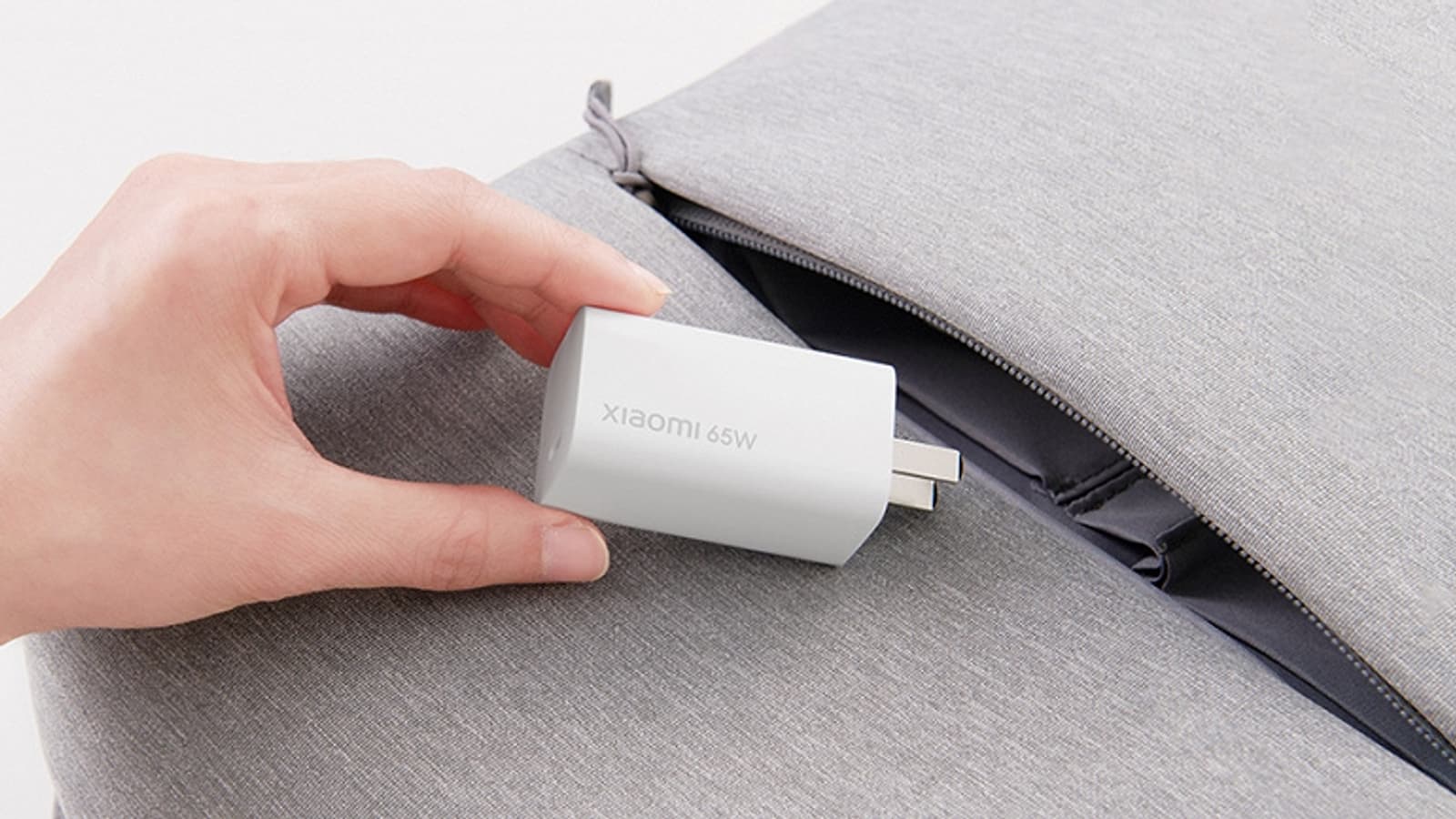 Xiaomi предложила владельцам Xiaomi Mi 10 докупить крошечное и более эффективное зарядное устройство