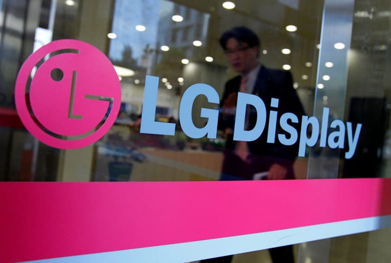 Чистая прибыль LG Display за год упала в 3,4 раза