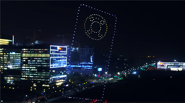 15 миллионов долларов за 8 секунд. Успех Huawei Mate 40 в Китае увековечили при помощи дронов