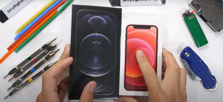 iPhone 12 mini и  iPhone 12 Pro Max прошли через пытки в лаборатории JerryRigEverything