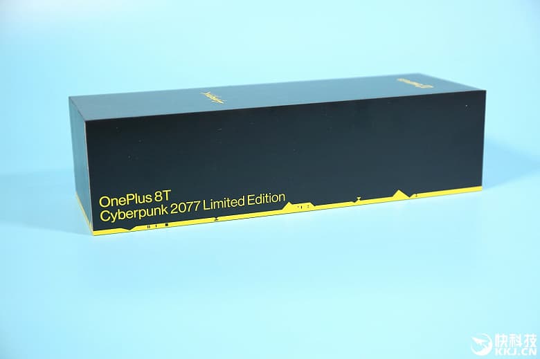 Распаковка и содержимое OnePlus 8T Cyberpunk 2077 Limited Edition