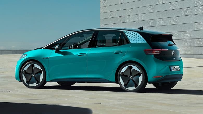 В Норвегии уже почти не интересуются машинами исключительно с ДВС. Почти 80% всех проданных авто в октябре были электромобилями или гибридами