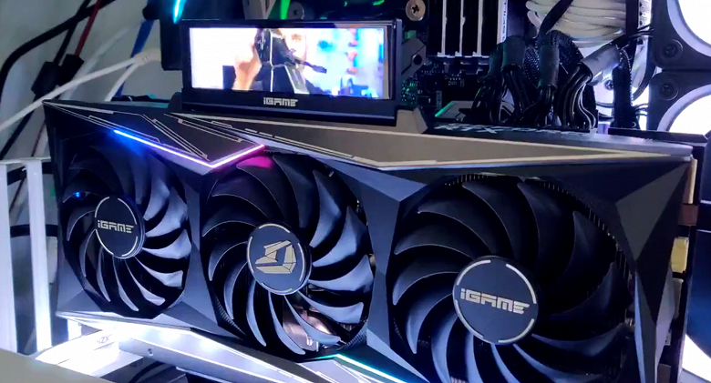 Видеокарта с собственным экраном, на котором можно было бы смотреть видео. Такую готовит как минимум Colorful Видеокарта с собственным экраном, на котором можно было бы смотреть видео. Такую готовит как минимум Colorful