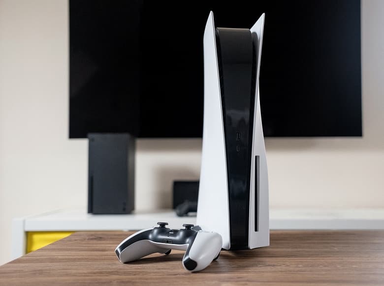 Нерадостные новости для активных геймеров, которые купят PlayStation 5. Первое время внутреннее хранилище расширить будет нельзя Нерадостные новости для активных геймеров, которые купят PlayStation 5. Первое время внутреннее хранилище расширить будет нельзя