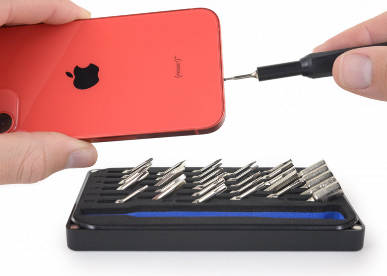 Внутренности самого компактного флагманского смартфона последних лет. iFixit разобрали iPhone 12 mini Внутренности самого компактного флагманского смартфона последних лет. iFixit разобрали iPhone 12 mini