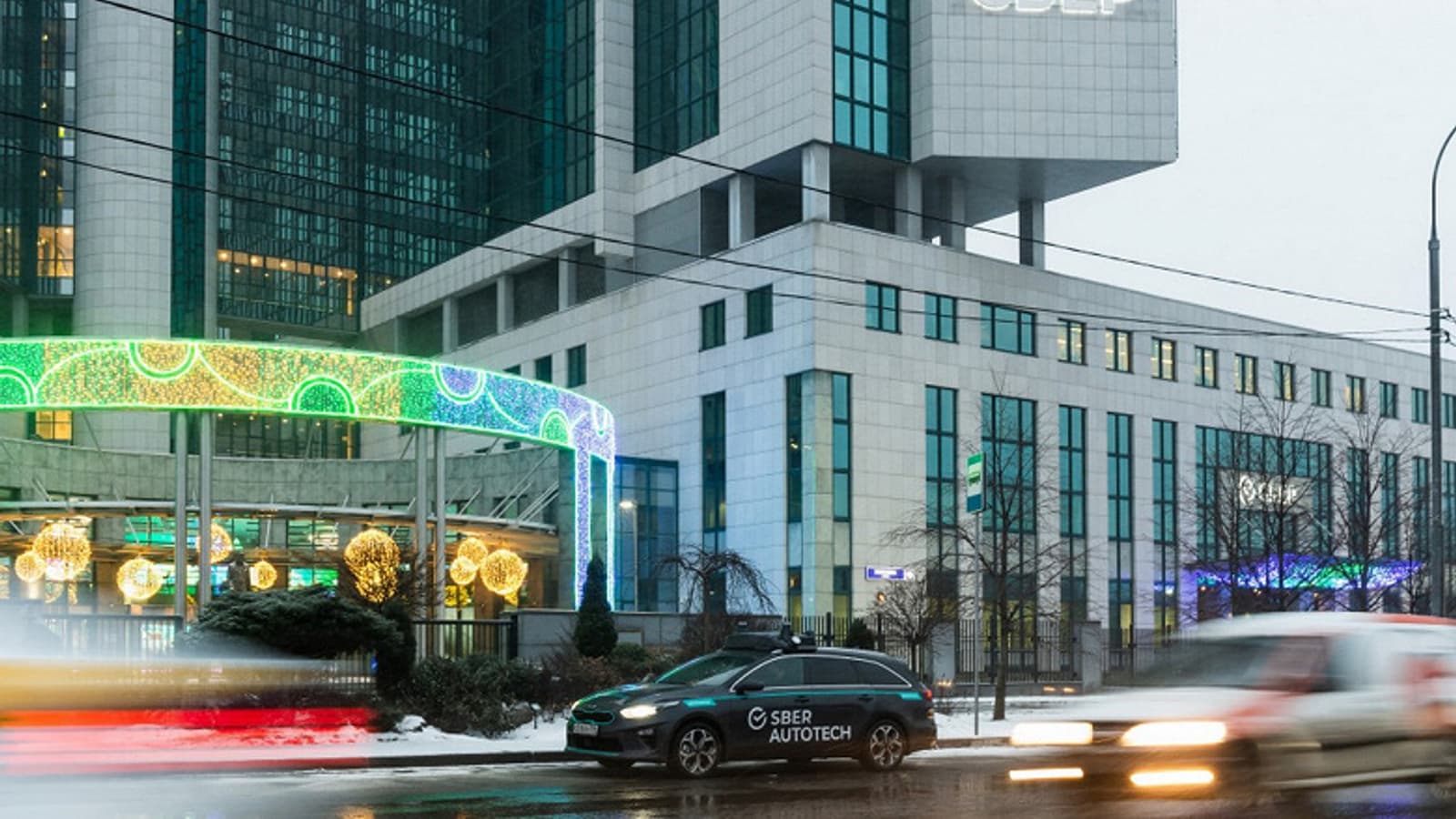 На дорогах Москвы появились беспилотники «Сбер»