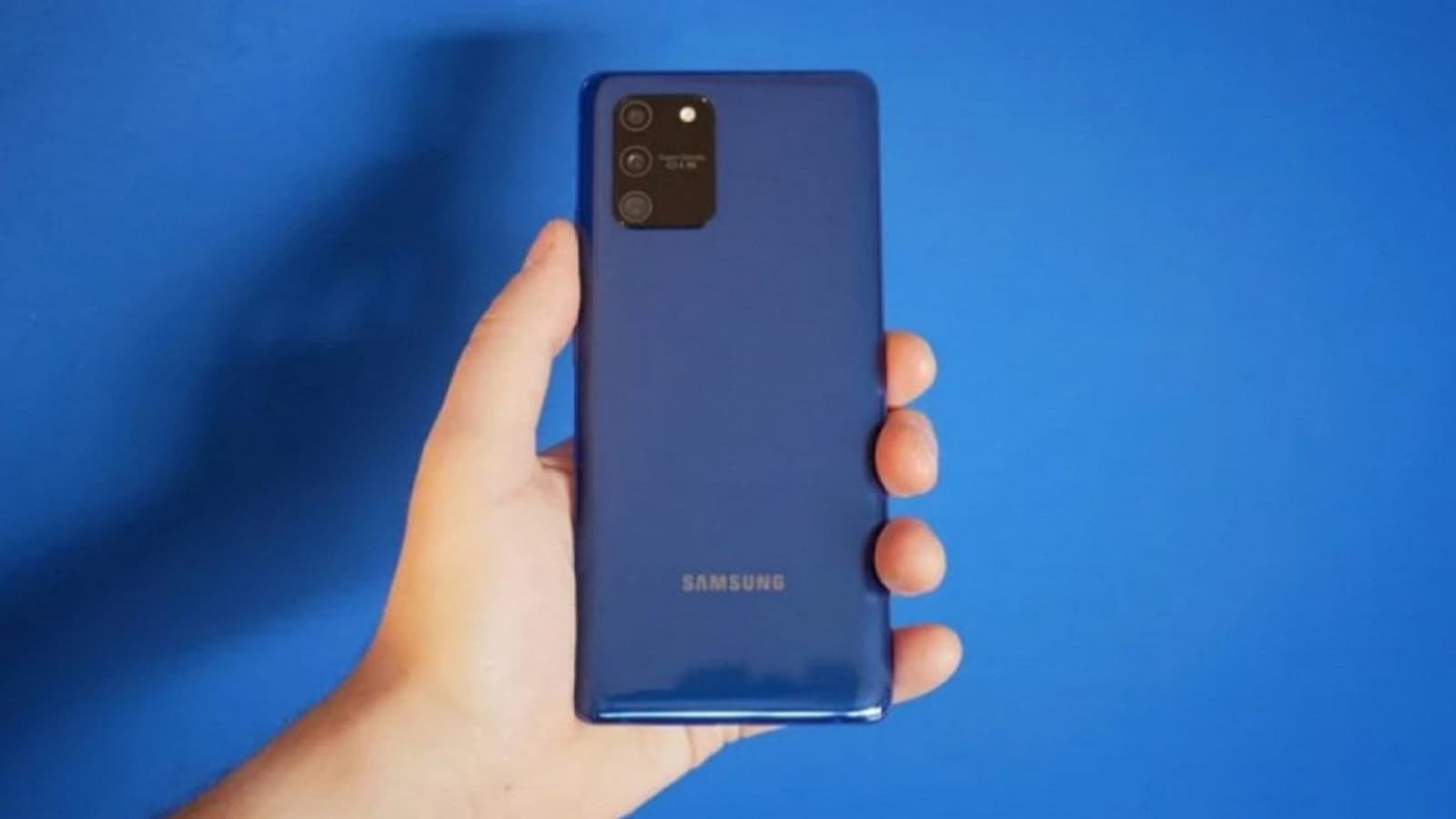 Samsung умеет удивлять. Компания неожиданно обновила до One UI 3.0 и Android 11 смартфон Galaxy S10 Lite