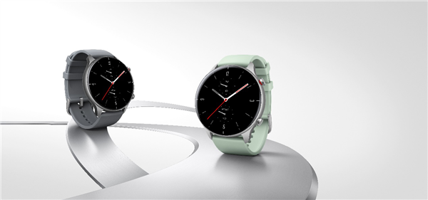 24 дня автономной работы, 90 режимов тренировок, GPS и NFC, пульсоксиметр, датчик ЧСС и температуры тела за 5. Это умные часы Amazfit GTS 2e и Amazfit GTR 2e