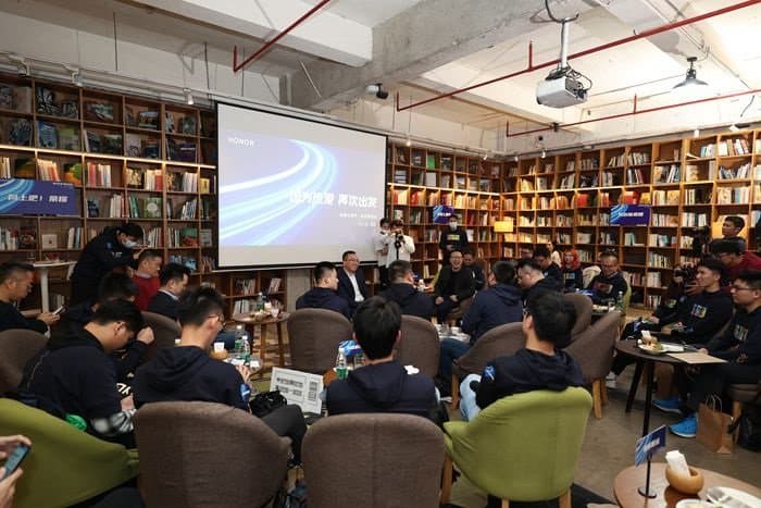 Honor выпустит суперфлагманский смартфон. Он выйдет в рамках серии Honor Mate или Honor P