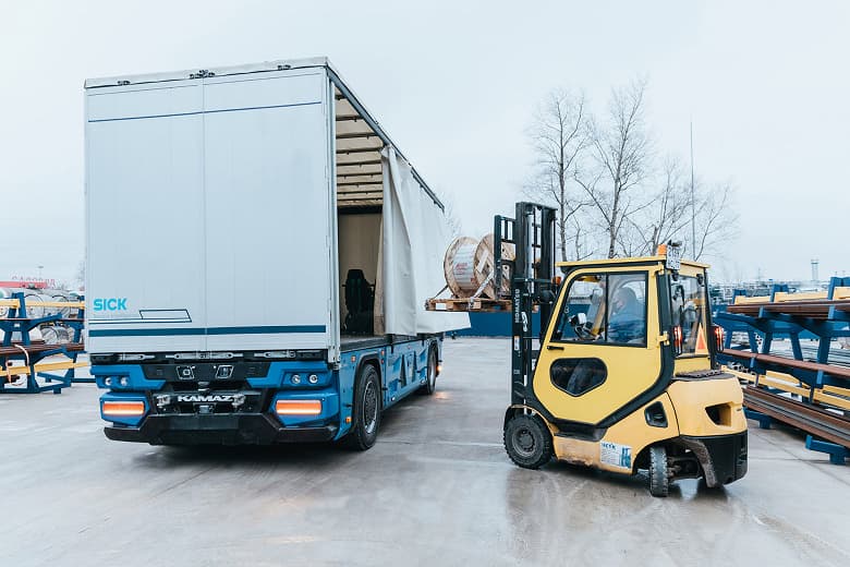 В России испытали первый КамАЗ без кабины и водителя