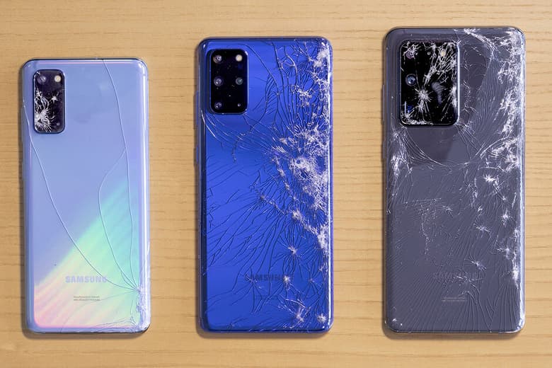 Их роняли, топили и сгибали. Samsung Galaxy S20, S20+ и S20 Ultra сошлись в битве за звание самого прочного Их роняли, топили и сгибали. Samsung Galaxy S20, S20+ и S20 Ultra сошлись в битве за звание самого прочного