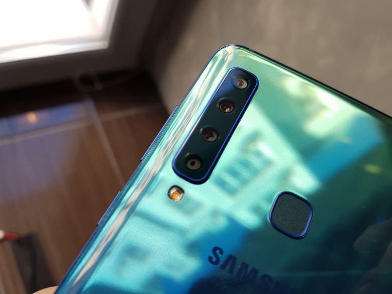 Samsung обновила первый в мире смартфон с квадрокамерой до Android 10 Samsung обновила первый в мире смартфон с квадрокамерой до Android 10