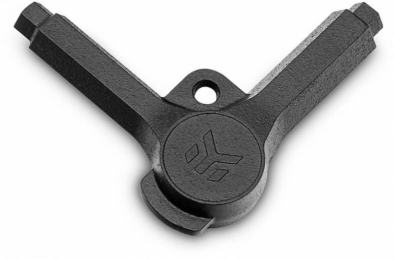 EK предлагает универсальный ключ для компонентов СЖО, который не позволит затянуть резьбовое соединение слишком туго