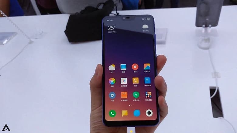 Удивительное рядом. Недорогой Xiaomi Mi 8 Lite получил стабильную Android 10 Удивительное рядом. Недорогой Xiaomi Mi 8 Lite получил стабильную Android 10