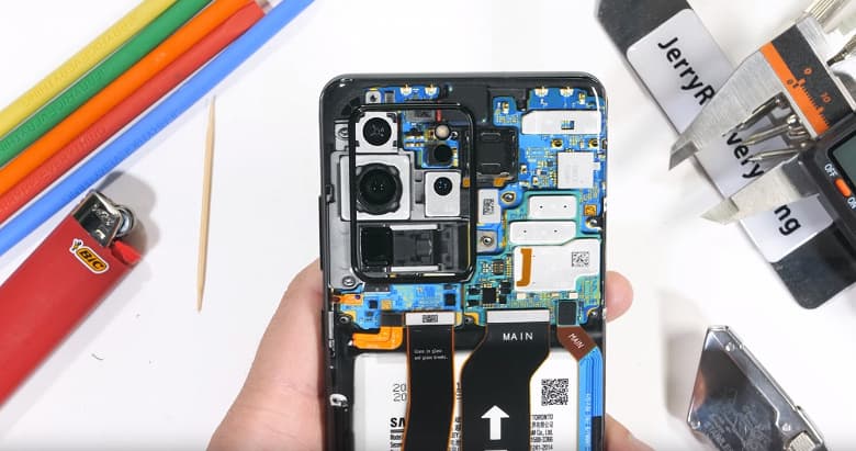 Samsung Galaxy S20 Ultra против самого популярного уничтожителя смартфонов на YouTube Samsung Galaxy S20 Ultra против самого популярного уничтожителя смартфонов на YouTube
