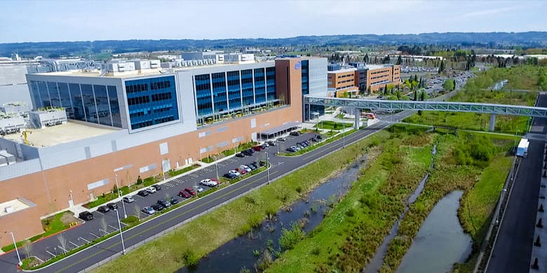 Intel спешит на помощь. Компания выделяет деньги на помощь пострадавшим от коронавируса Intel спешит на помощь. Компания выделяет деньги на помощь пострадавшим от коронавируса