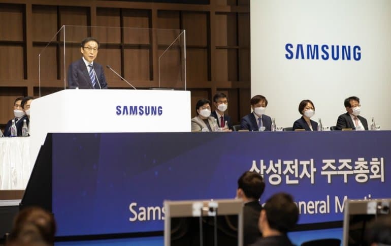В Samsung ожидают сокращения продаж смартфонов, но надеются на успех другого направления деятельности В Samsung ожидают сокращения продаж смартфонов, но надеются на успех другого направления деятельности