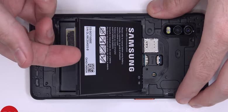 Единственный смартфон Samsung со съёмным аккумулятором? Разборка Galaxy Xcover Pro навевает ностальгию Единственный смартфон Samsung со съёмным аккумулятором? Разборка Galaxy Xcover Pro навевает ностальгию