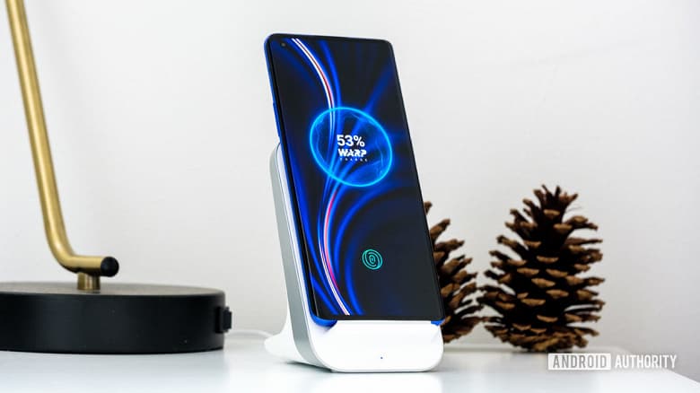 Насколько быстрой получилась первая беспроводная зарядка OnePlus? Насколько быстрой получилась первая беспроводная зарядка OnePlus?