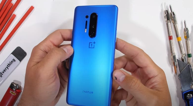 Только что представленный OnePlus 8 Pro прошёл испытания на прочность Только что представленный OnePlus 8 Pro прошёл испытания на прочность