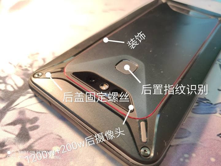 Xiaomi делает неубиваемый смартфон Comet с защитой IP68. Появились фотографии прототипа Xiaomi делает неубиваемый смартфон Comet с защитой IP68. Появились фотографии прототипа