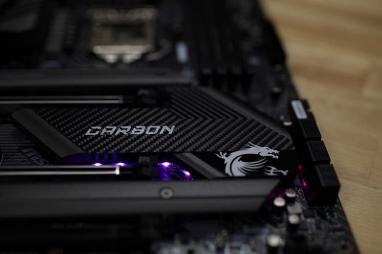 Компания MSI показала «следующий Carbon»