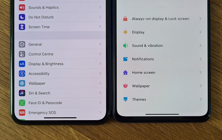 Apple, зачем ты копируешь Xiaomi? Наглядное сравнение MIUI 12 и iOS 13 впечатляет