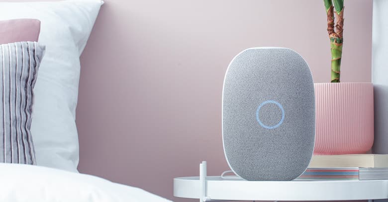 В пику Яндекс.Станции и «Алисе». В России начались продажи умной колонки «Капсула» с помощником «Маруся»