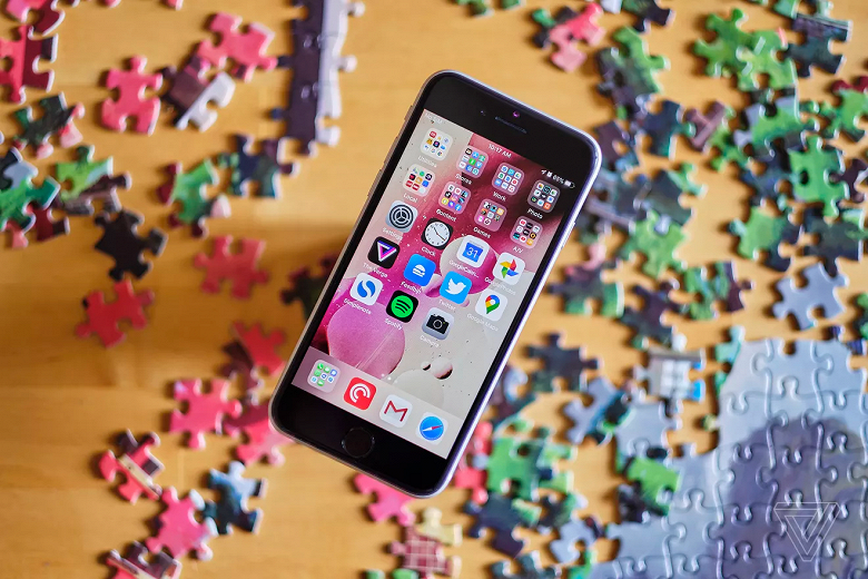 Вердикт вынесен. Первые обзоры и распаковки «антикризисного» iPhone SE за день до начала продаж