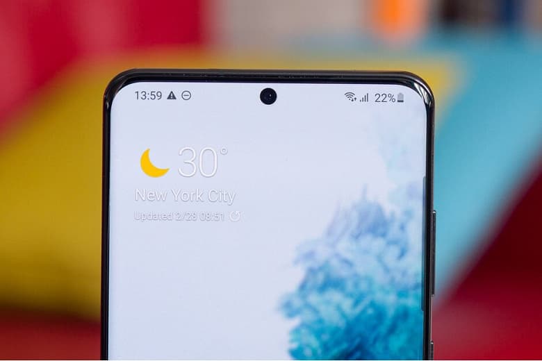 Приключения продолжаются. Samsung Galaxy S20 Ultra получил жуткий зелёный экран с официальным обновлением Приключения продолжаются. Samsung Galaxy S20 Ultra получил жуткий зелёный экран с официальным обновлением