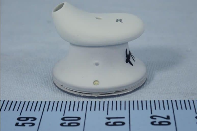 Самые необычные полностью беспроводные наушники готовы к выходу на рынок. Microsoft Surface Earbuds прошли сертификацию FCC